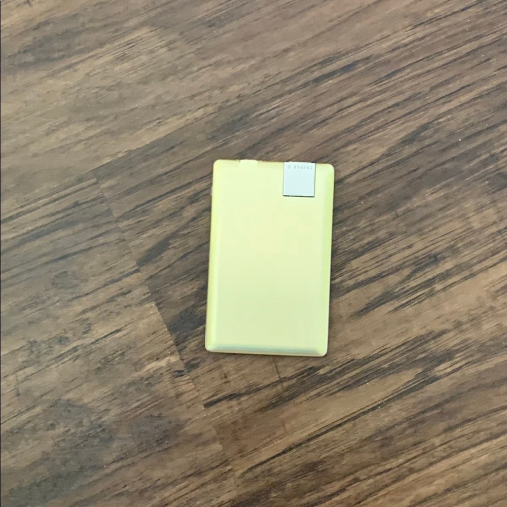 J.crew cellphon and laptops battery charger